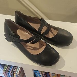 Abeo Black Women's Flats with Bow Detail